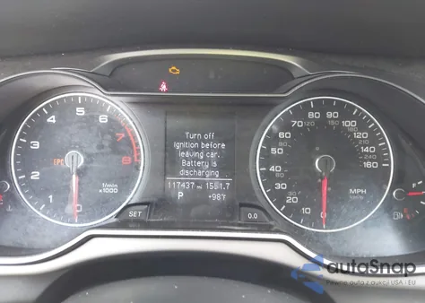 2015 Audi A4 2.0T Premium z USA, uszkodzony, nr VIN WAUFFAFL2FN013468